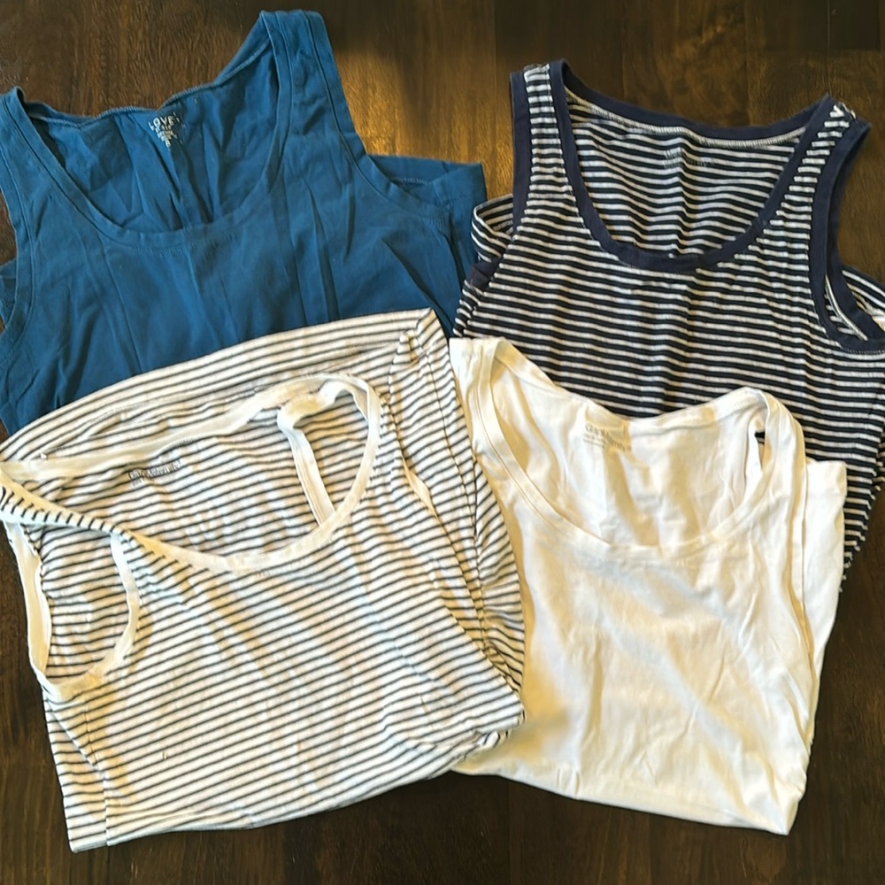4 women’s GAP maternity sleeveless tanks. Size S